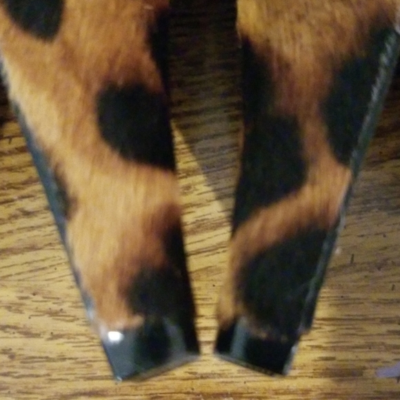 Cow Hide Leopard Print Booties - Picture 7 of 8